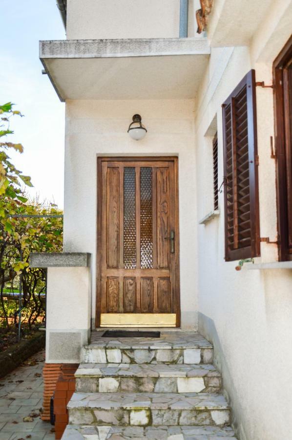 Apartment Zoja Pinezići Екстериор снимка