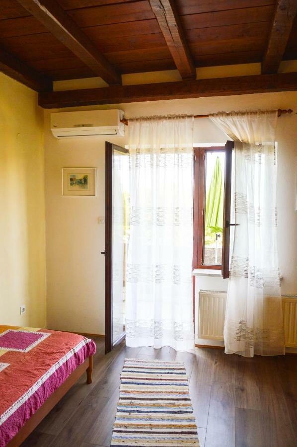 Apartment Zoja Pinezići Екстериор снимка
