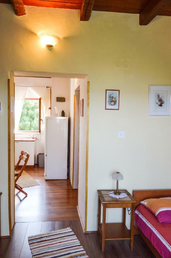Apartment Zoja Pinezići Екстериор снимка