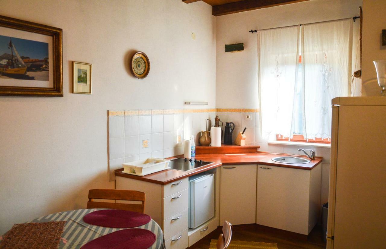 Apartment Zoja Pinezići Екстериор снимка